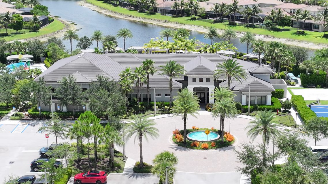 #2 Clubhouse
